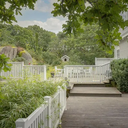 Holiday home Sunny Paradise By The Sea *